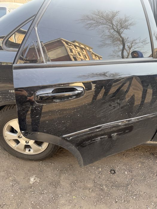 Jentra o'ng orqa eshik