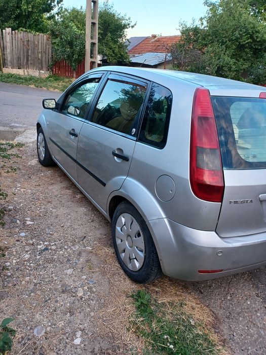 Vând s.au schimb . Ford Fiesta. 1.6 Tdci.  Mai multe detalii. 0762391657