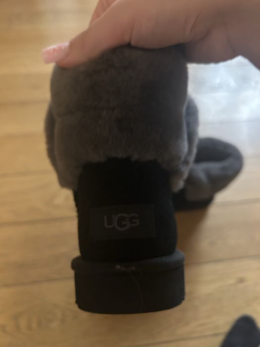 UGG uri marimea 38 negre