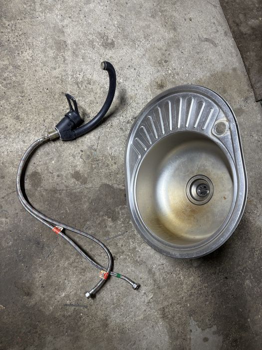 продам раковину  без крана