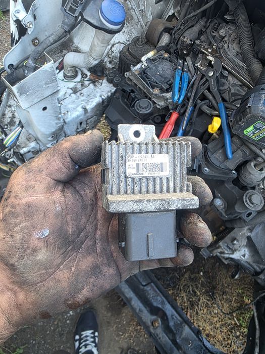 Реле подгревни свещи за Citroen jumpy Fiat scudo Peugeot Expert 2.0 HDI 128 коня