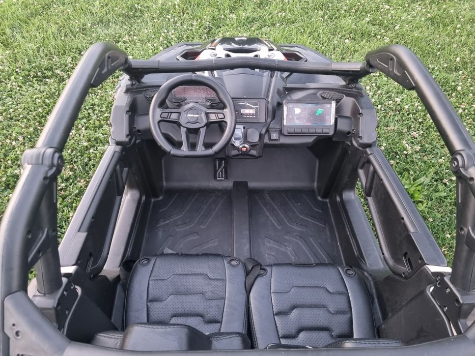 Masina   electrica  UTV / ATV  CanAm copii 3x24V 4x200W EVA negru