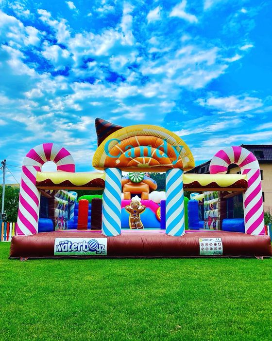 Se vinde loc de joaca interior-exterior