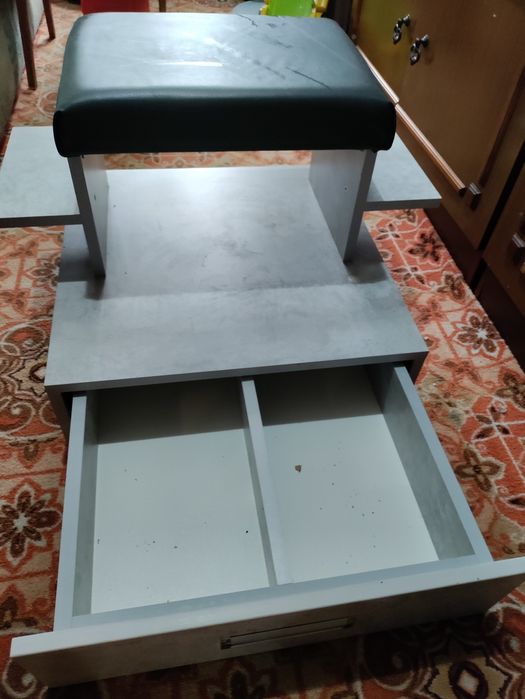 Педикюрный столик