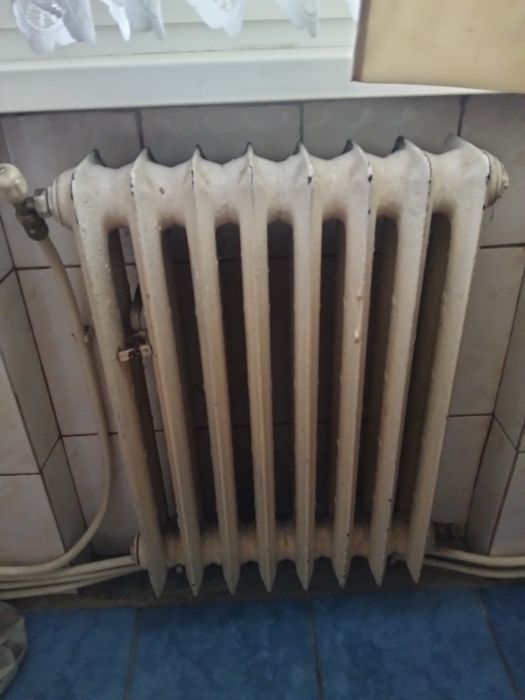 Se vinde calorifere fontă