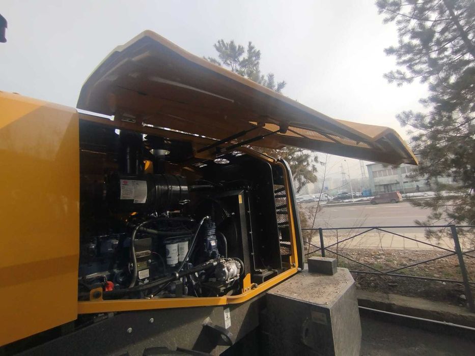 Фронтальный погрузчик XCMG XC936