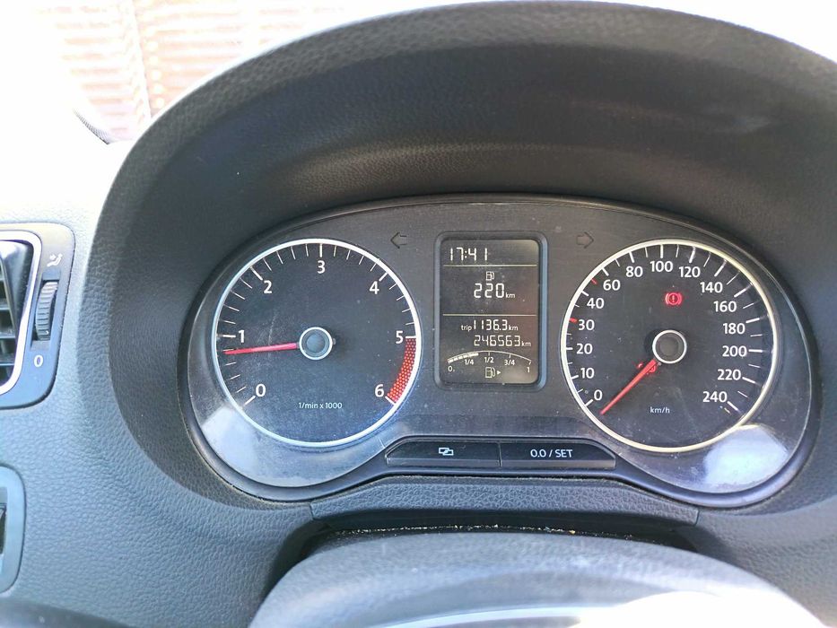 Volkswagen Polo 2010 diesel, 4.312 € — imagine 5