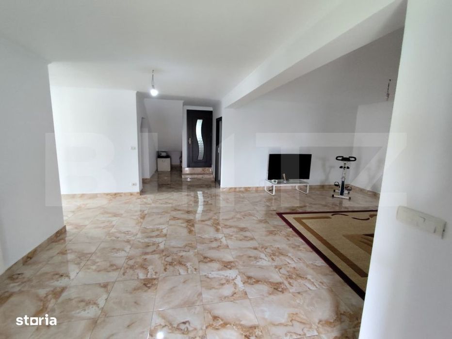 Casa, teren 1.378 mp, ideala pentru familie sau investitie, zona Valea