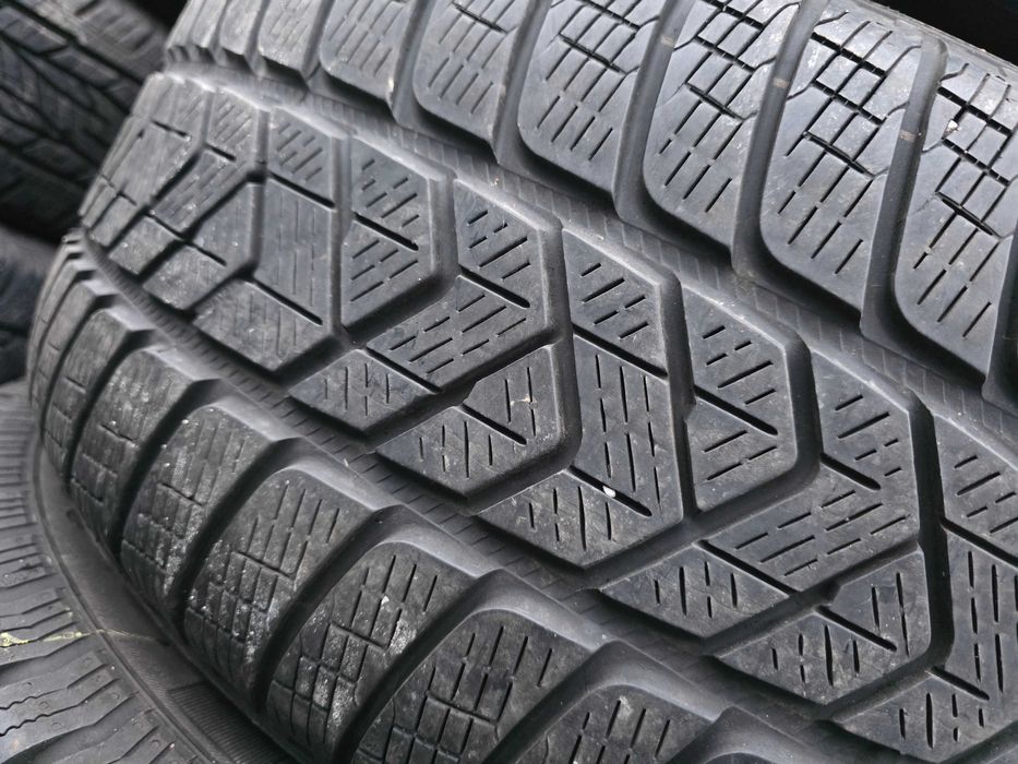 2бр Зимни гуми 255 50 19 - Pirelli Runflat