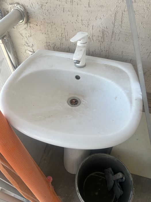 Раковина с пьедесталом