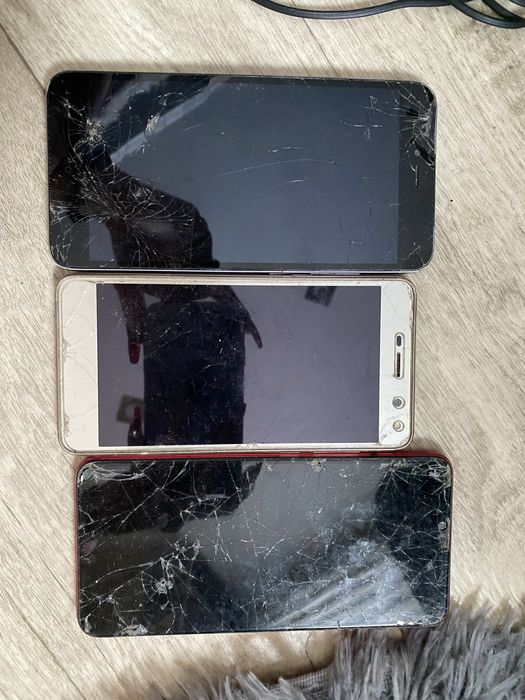 продам телефоны на детали