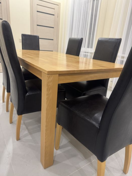 Продается стол со стульями