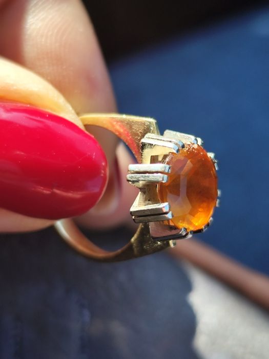 Златен пръстен с кехлибар  5гр/14кр 750лв