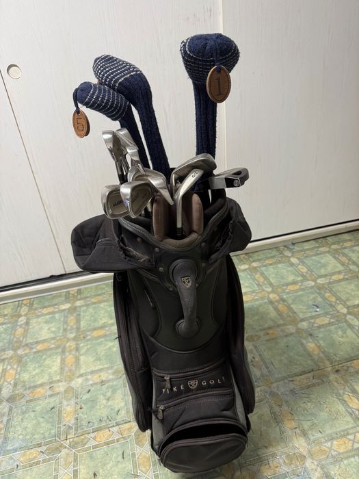 Продам набор клюшек для гольфа