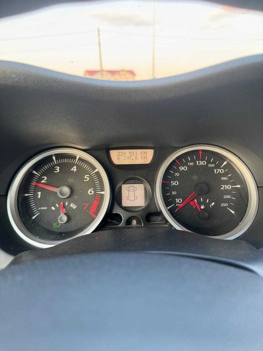 Renault Megane 2 2006  1.6 16v 110 CP • Benzină + GPL Aer condiționat