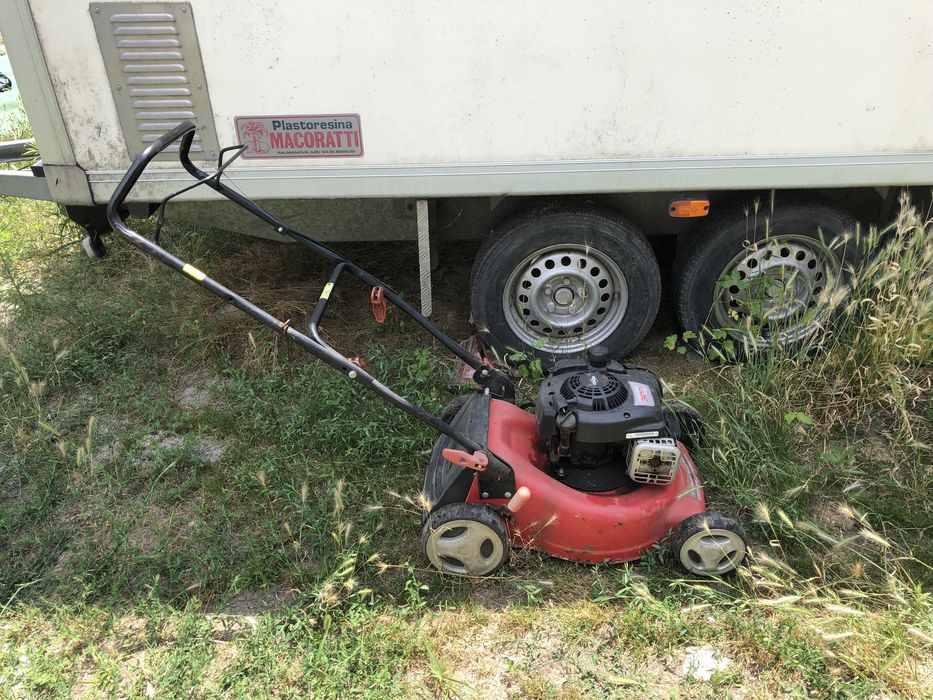 Бензинова косачка с двигател Briggs & Stratton 300 Series (Работеща)