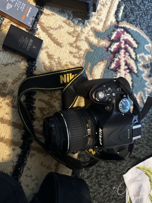 Фотоапарат Nikon D5000