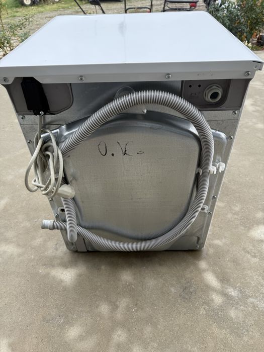 Малка пералня AEG 4 кг