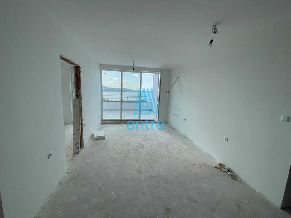 Продава се Тристаен апартамент в Созопол - 100 кв.м за 1280 €/кв.м - Снимка #2