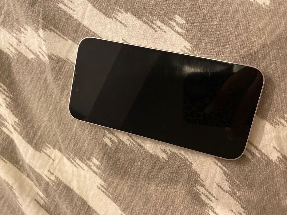 iPhone 14 mov 128 GB Preț: ~2 200 lei (negociabil)