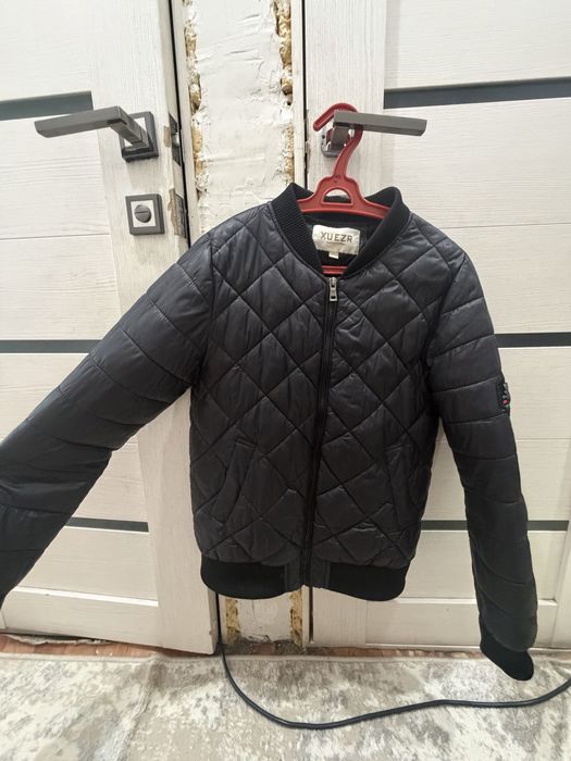 Бомбер куртка осенне-весеняя