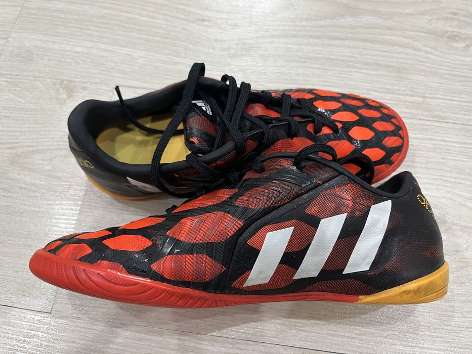 Футбольные футзалки 37 размер