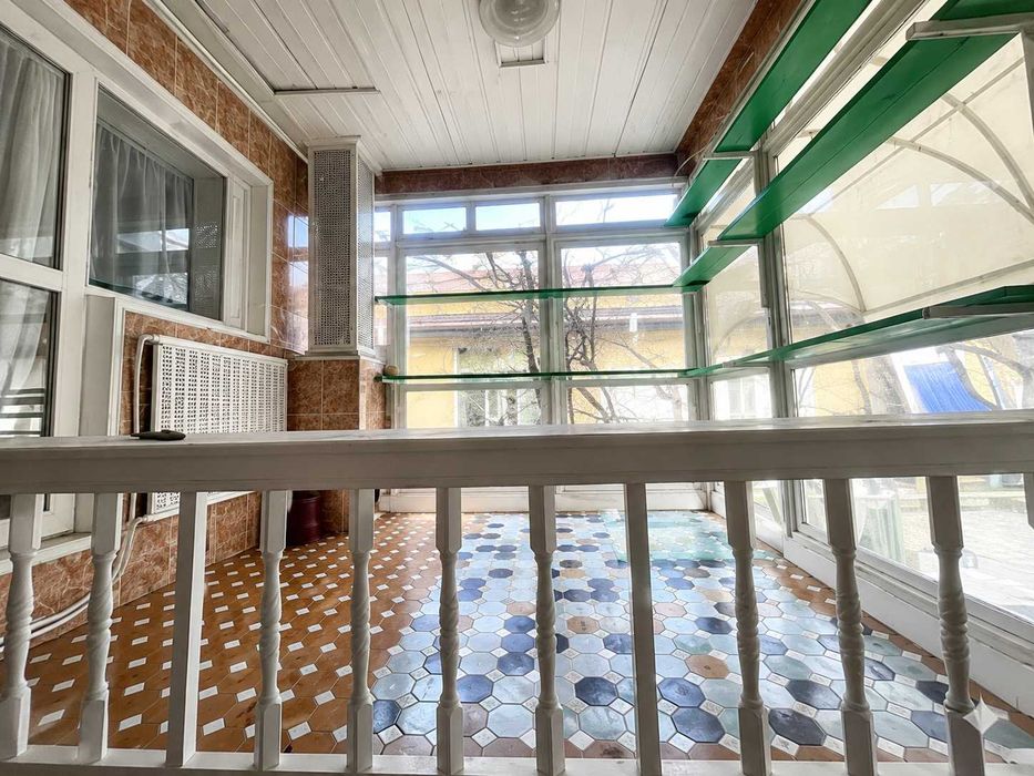 Casa de vanzare in Nicolina 1
