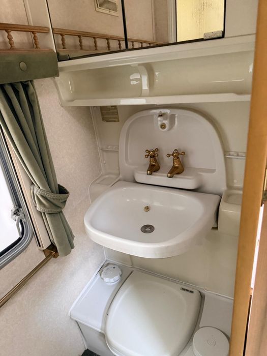 Rulota VanRoyce 2002, Mover nou