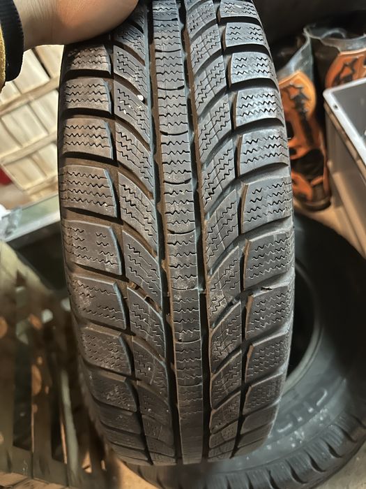 2 anvelope de iarna cu jante 175/70 R14
