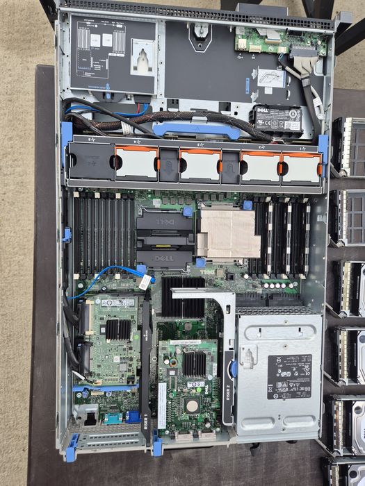 Vand servere si workstations