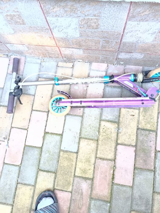 Vând trotineta din dur aluminiu ăn state bună de funcționar