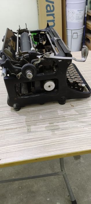 Ретро пишеща машина