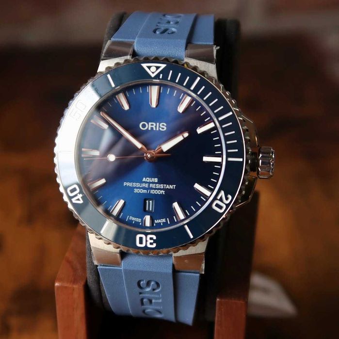 Часовници Oris Aquis сребристо/синьо