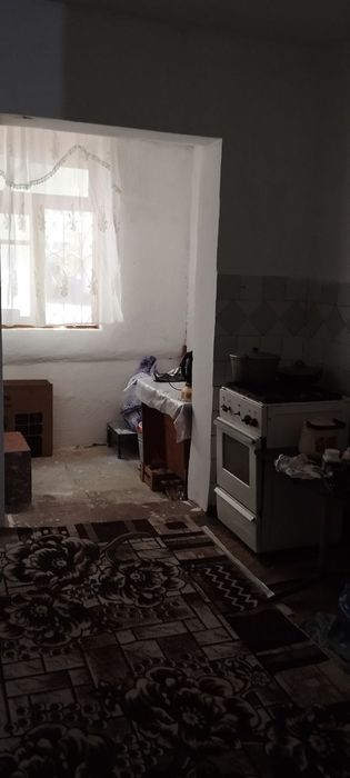 Срочно продается 2 ком квартира в 8 мкр 1 этаж