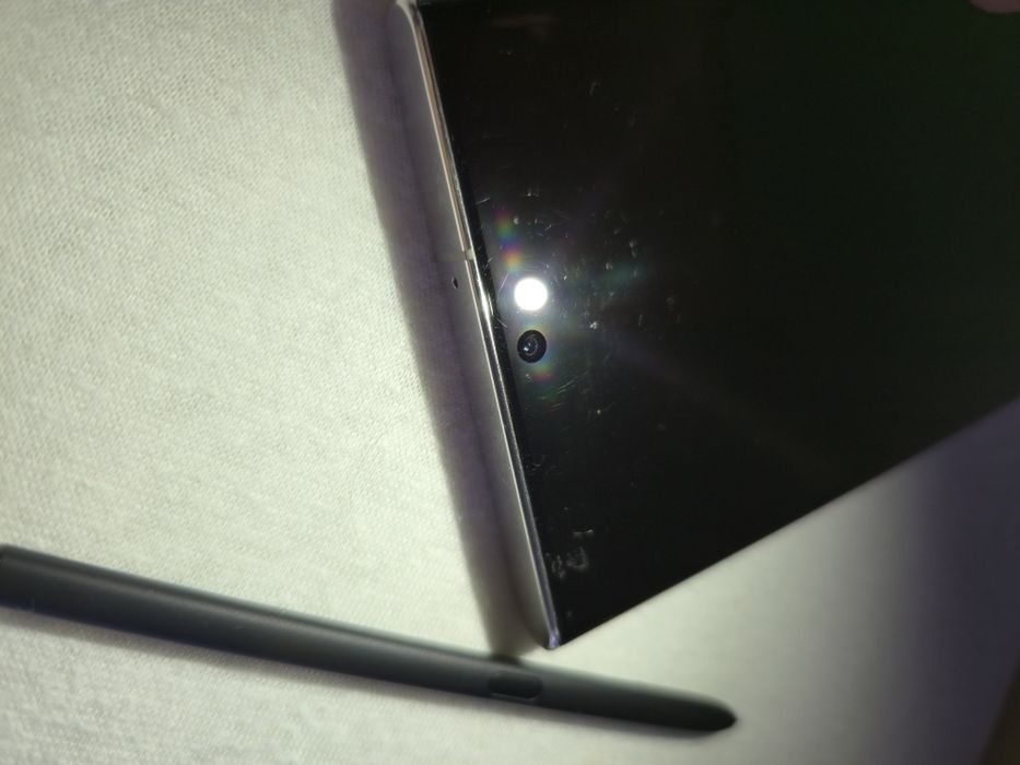 Vand un s22 ul tra  cu water damage si fara sticla din spate