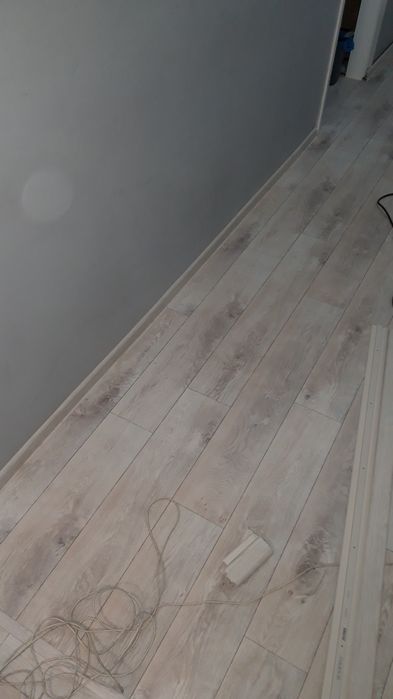 Постелю ламинат,линолеум