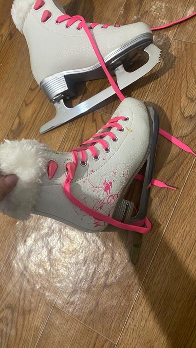 Продам коньки бу