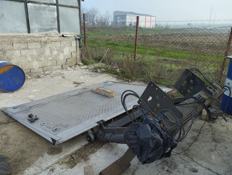 Фургон от камион с падащ борд