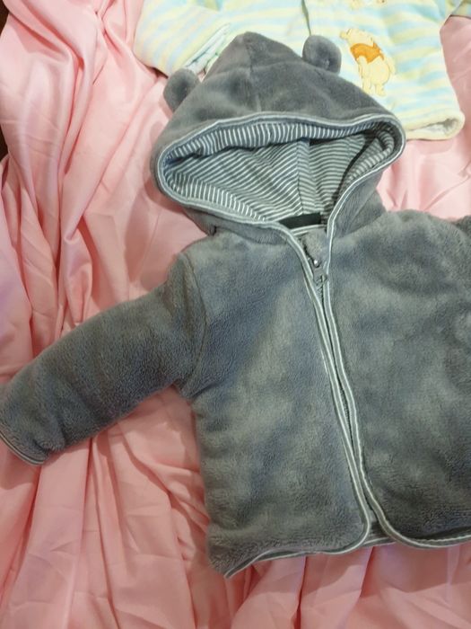 3 Hanorace cu gluga  bebe marimea 50-56