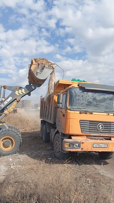 Самосвалы и погрузчики