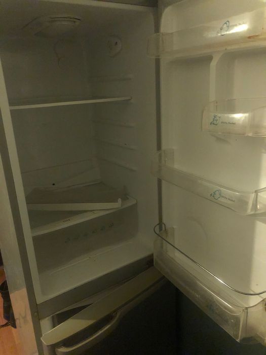 Холодильник рабочий