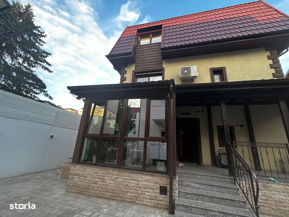 Casă de închiriat cu 6 camere în Băneasa