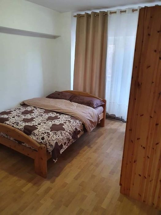 Închiriez apartament 3 camere ULTRACENTRAL cu vedere bilateral,loc parcare