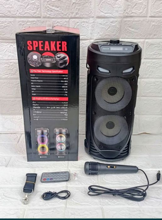 Продаю колонку.читает всё есть микрофон.