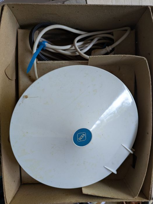 Donez doua ventilatoare de fereastra vintage