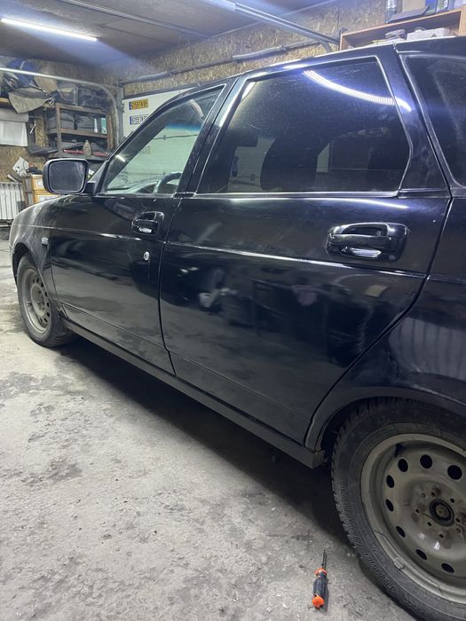 Продам 3двери приора