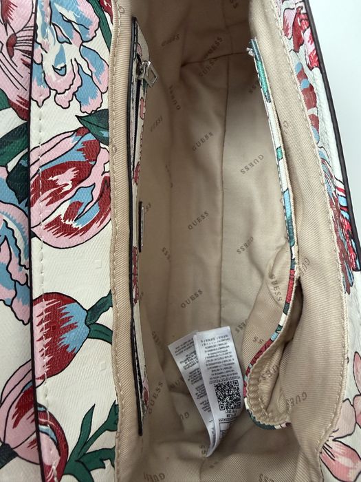 Дамска чанта Guess