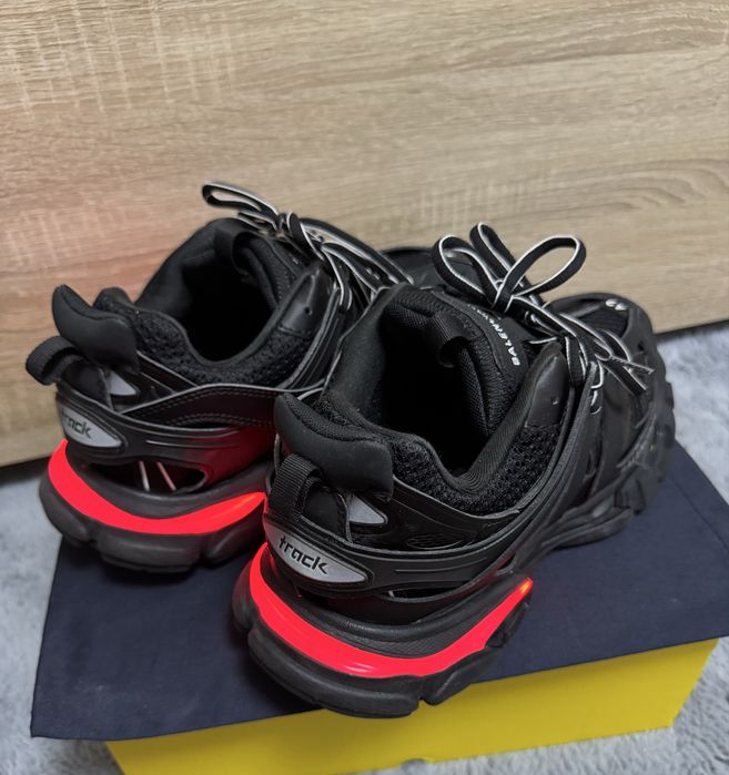 Balenciaga track led