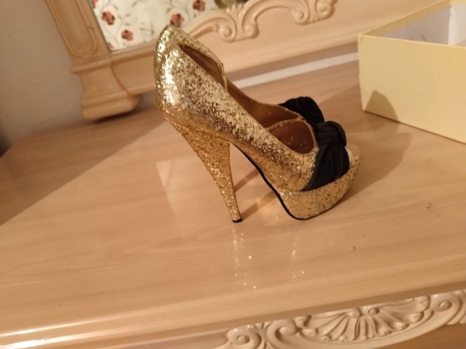 Продам туфли размер 36