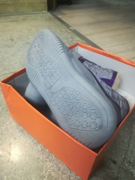 Vând pantofi sport Puma și o pereche ghete damă